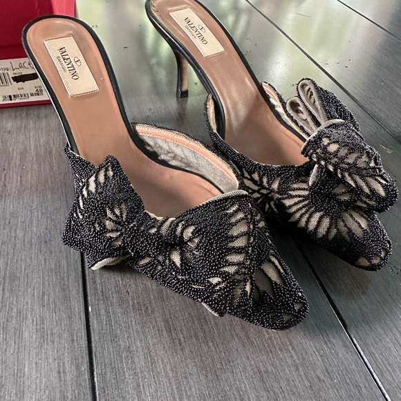 Valentino beaded lace kitten heel shoes - Picture 5 of 5